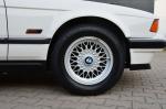 BMW 740i 1992 года (UK)